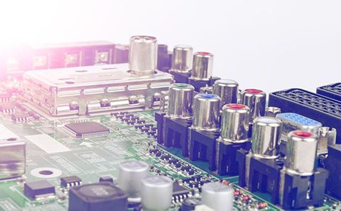 電流對超級電容器的性能有很大影響嗎？